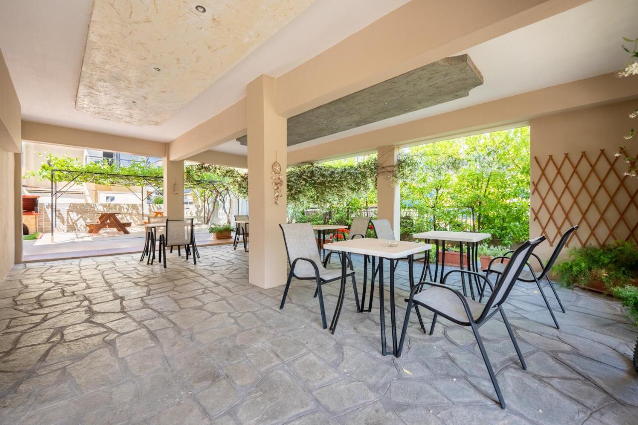 Milonas House Apartments Paralia Dionysiou Exterior foto